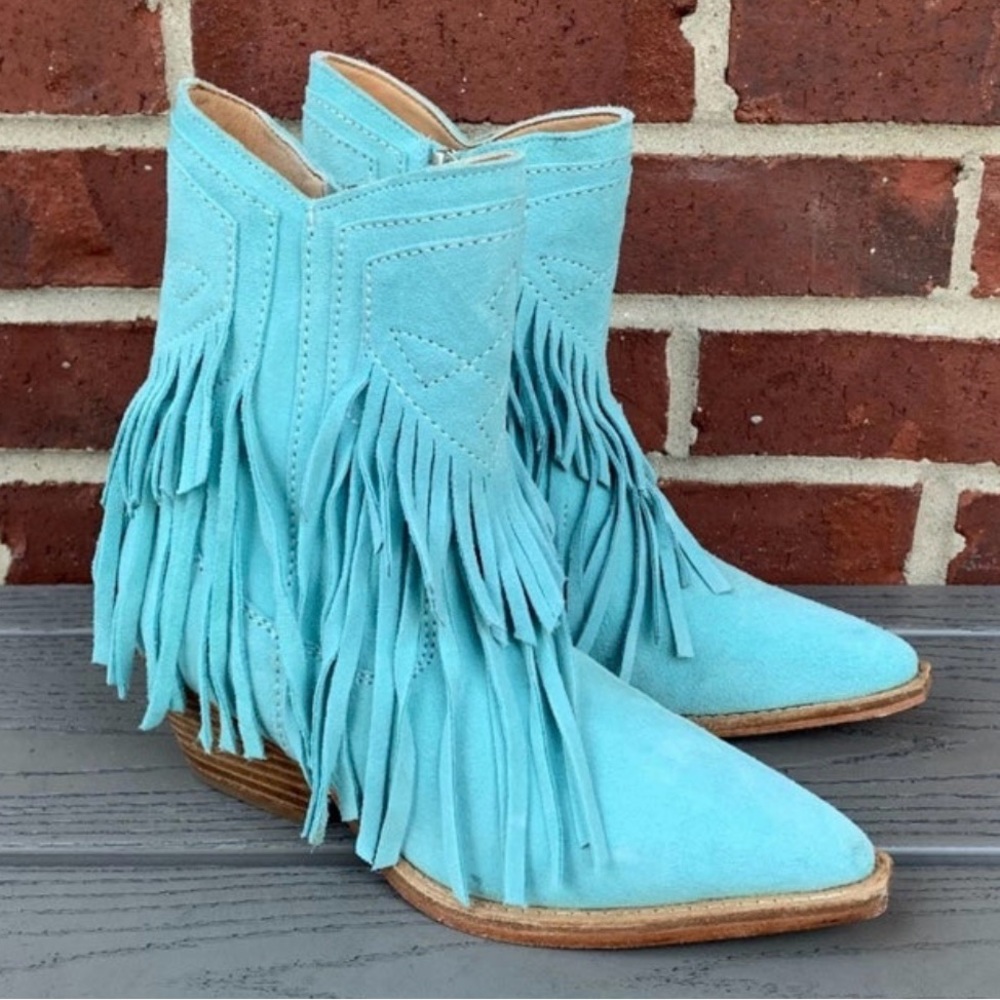 Free people lawless boots size 38  (US SIZE 8)